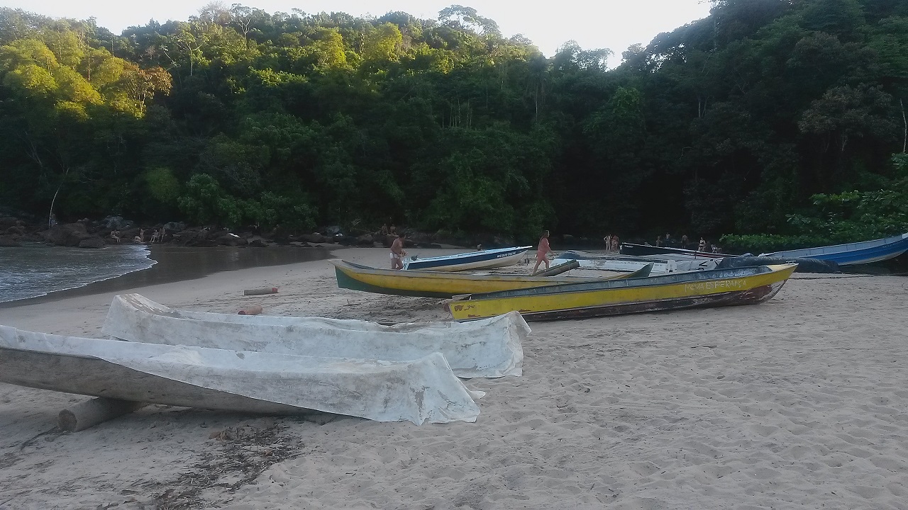 Canto direito da Praia do Camburi 