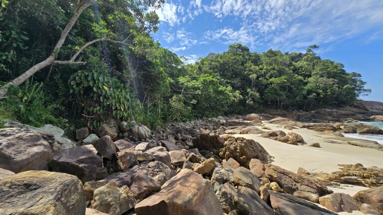 Prainha do Camburi ou do Groza
