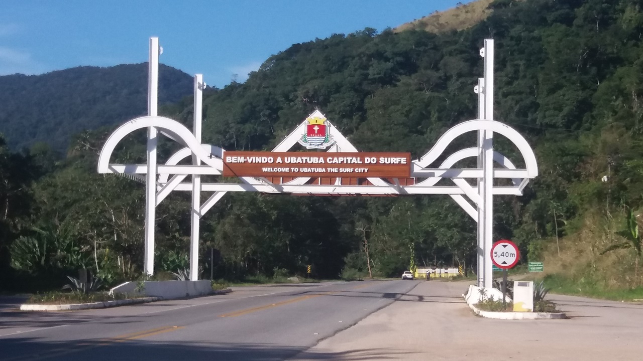 Portal de Ubatuba na divisa com Caraguatatuba