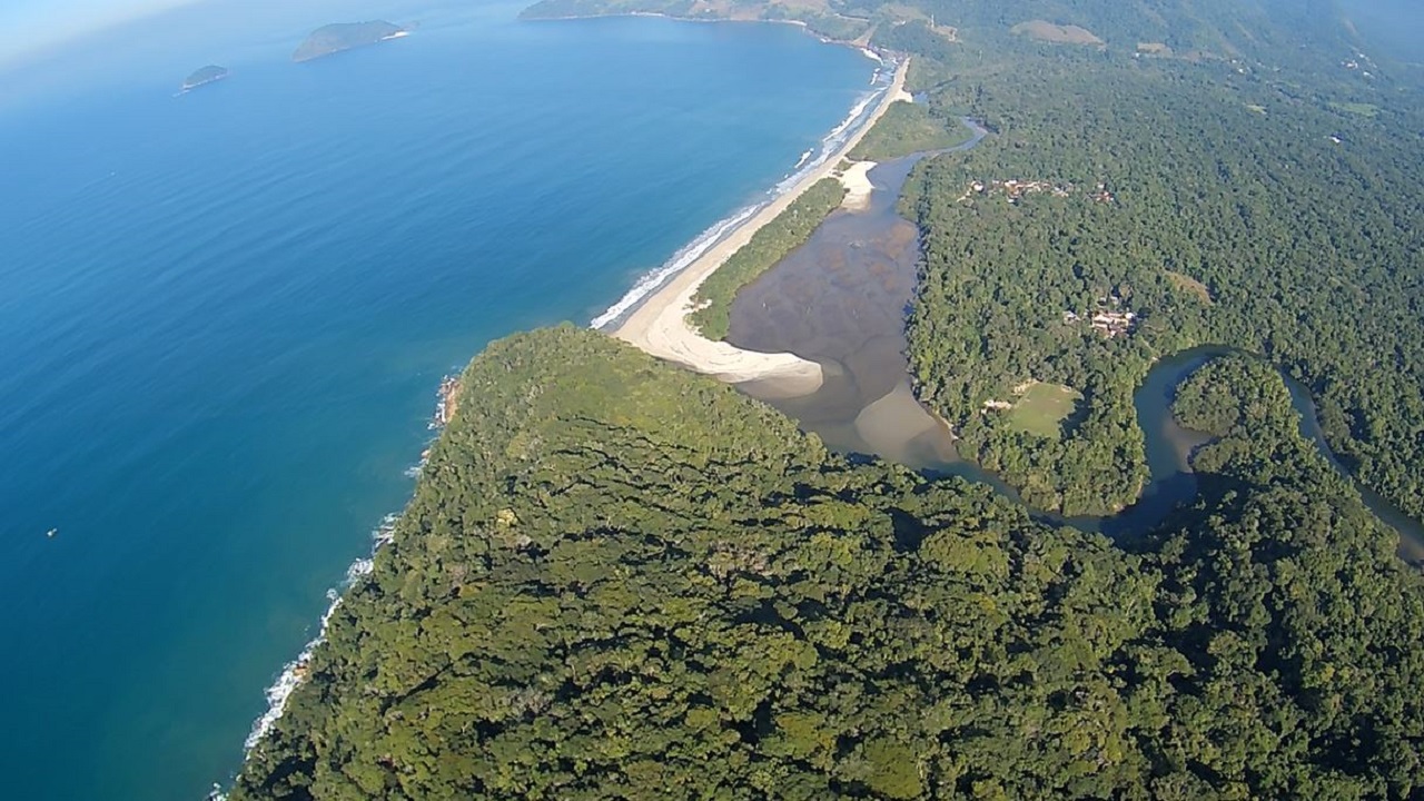 Praia da Puruba – Imagem a bordo do paratrike da @ubafly