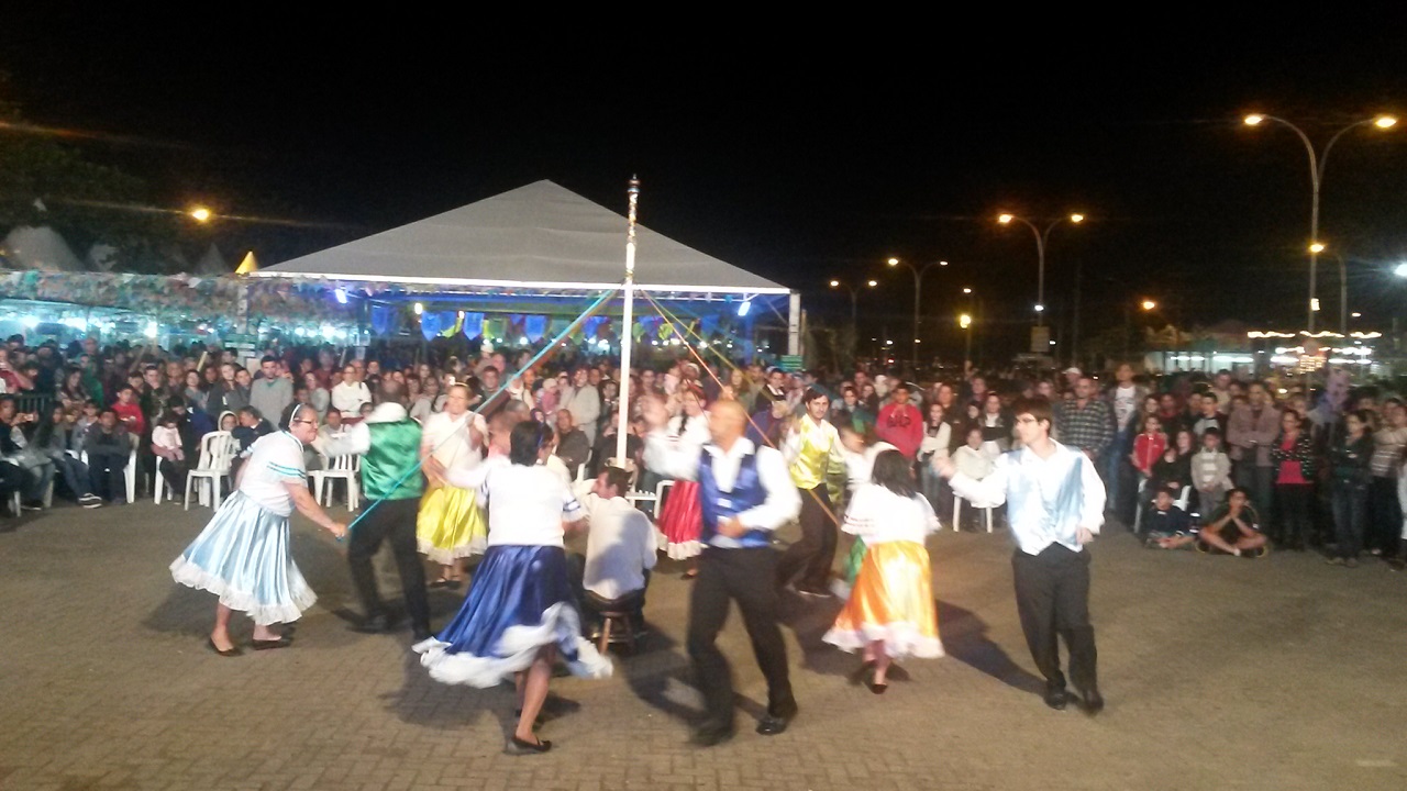 Dança da Fita – Folclore em Ubatuba