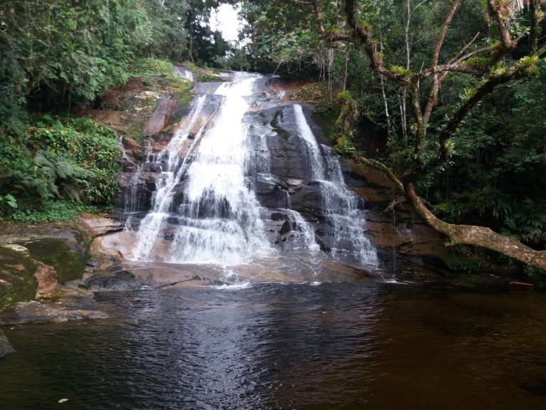 A beleza da natureza local da Cachoeira do Tombador impressiona