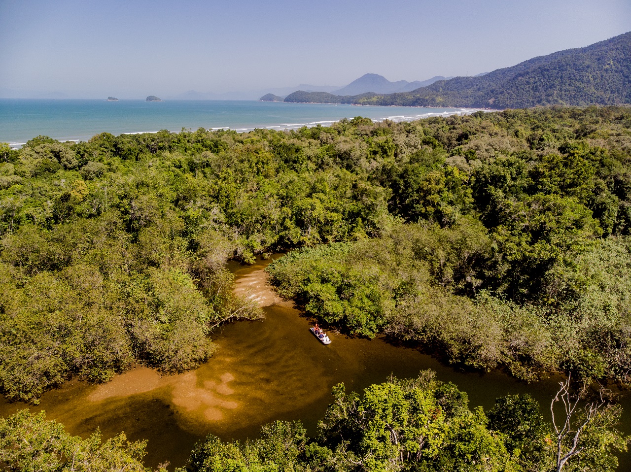 Trilha Fluvial no rio da Fazenda - Imagem de @caminhos.do.sup