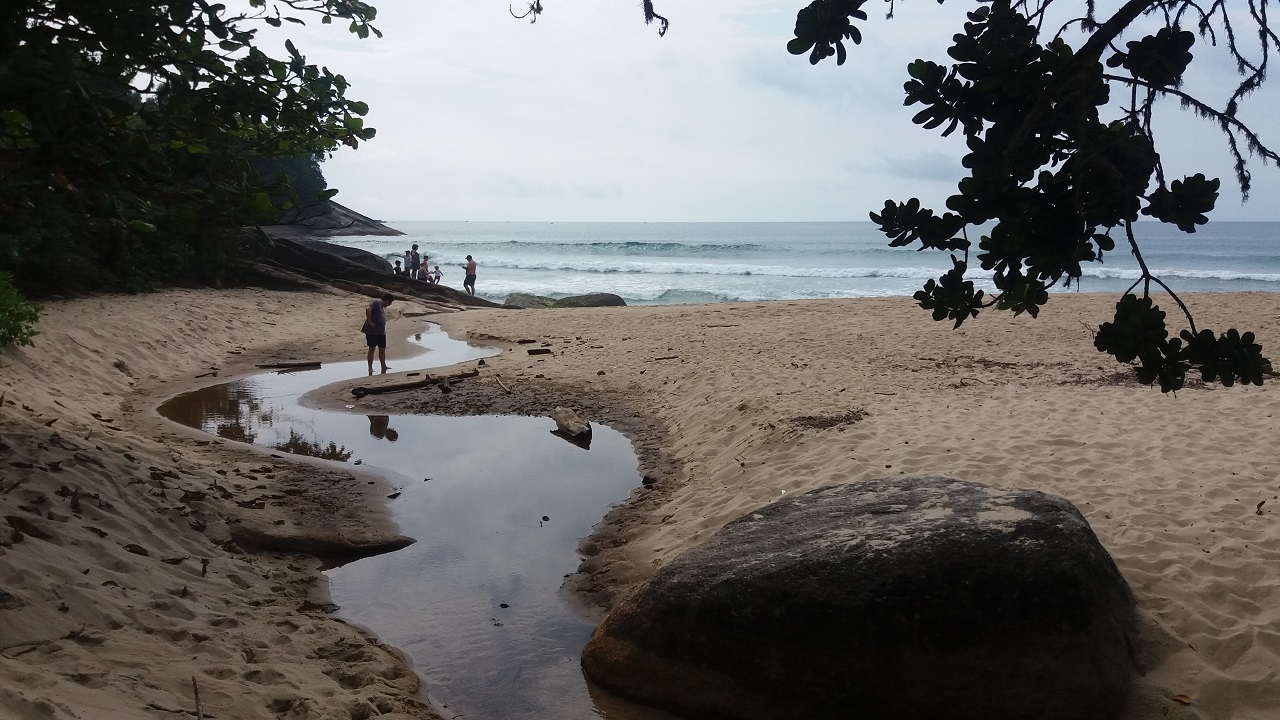 Canto esquerdo da Praia Vermelha do Centro