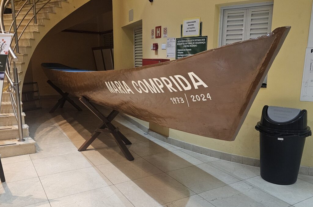 Canoa Maria Comprida no Teatro Municipal