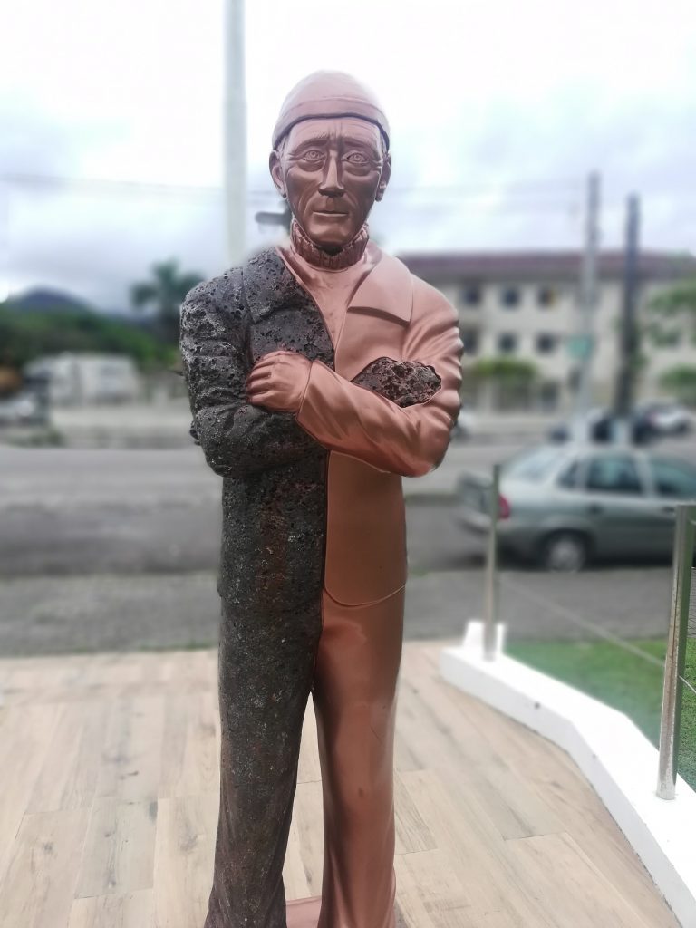 Estátua de Jacques Cousteau