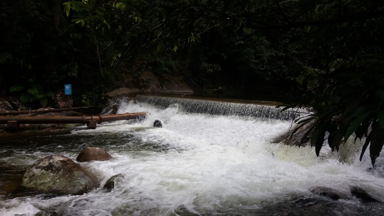 A captação de água na Cachoeira da Renata