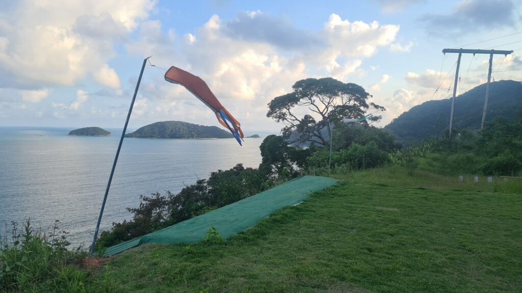 O passeio de parapente é uma das atrações da Pousada Mirante Montalegre