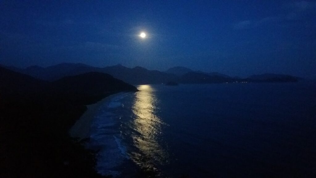 Noite de lua cheia na Pousada Mirante Montalegre