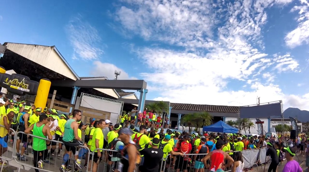 Pórtico de largada da prova Ladeiras Trail em Ubatuba