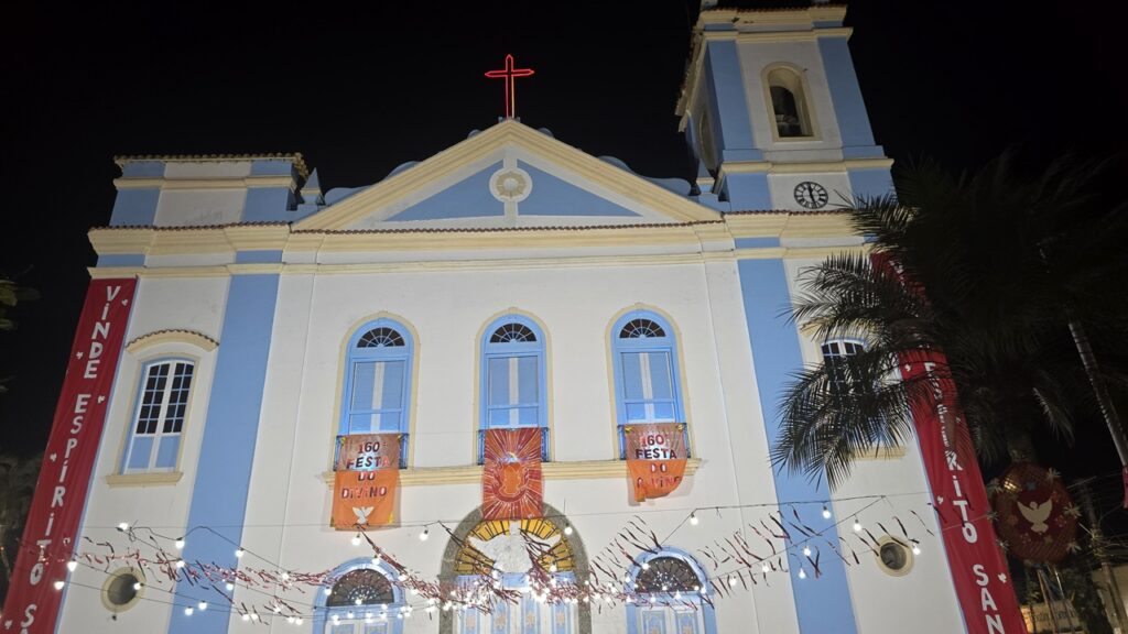Igreja Matriz em dia de Festa do Divino