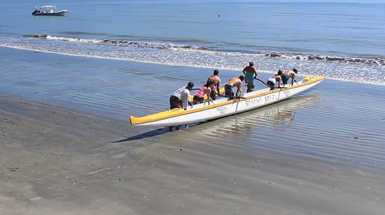 Canoa Havaiana em Ubatuba