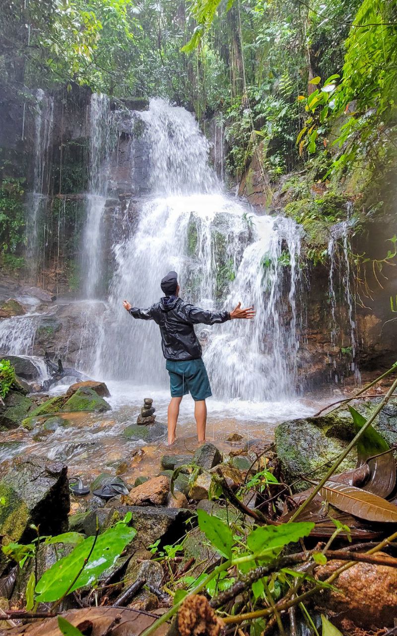 Cachoeira na beira da rodovia entre Felix e Itamambuca - Imagem de @cristiano_trilhas