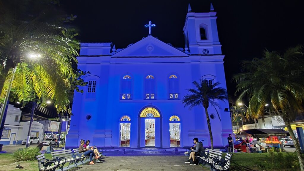 Igreja Matriz com projeção no frontal