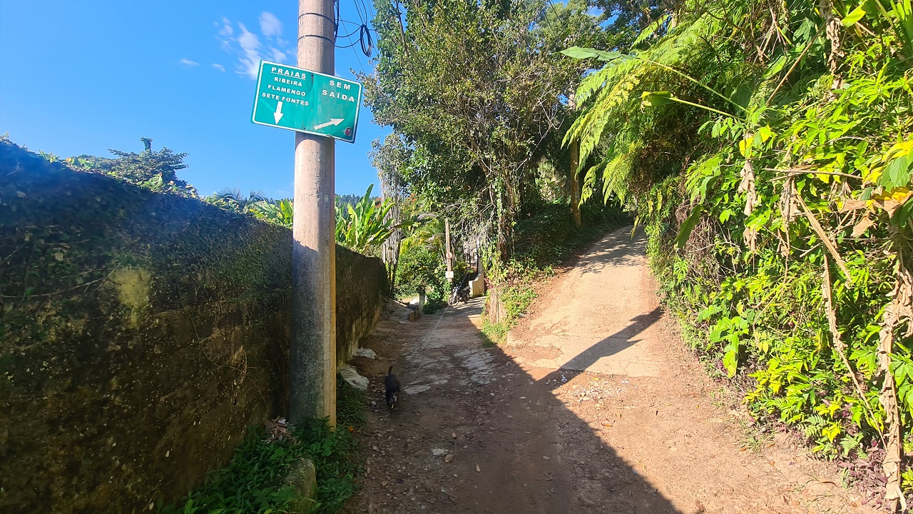 Acesso para a Praia da Ribeira - Trilha para a Praia das 7 Fontes