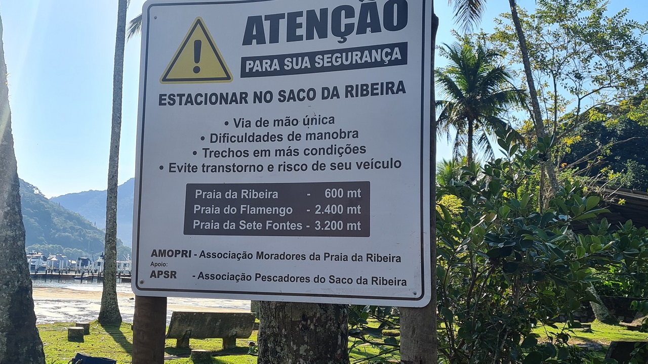 Início da trilha para a Praia das 7 Fontes