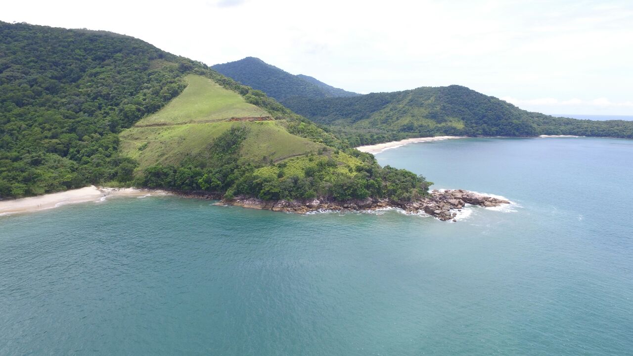 Praia da Figueira a esquerda e Praia da Ponta Aguda a direita