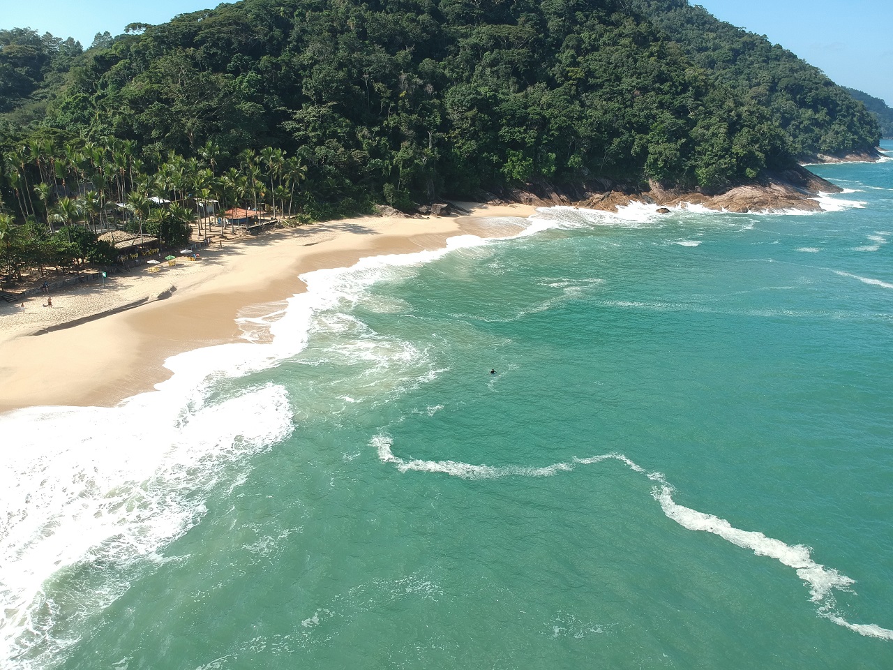 Canto esquerdo da Praia da Sununga - Localização da Gruta que Chora