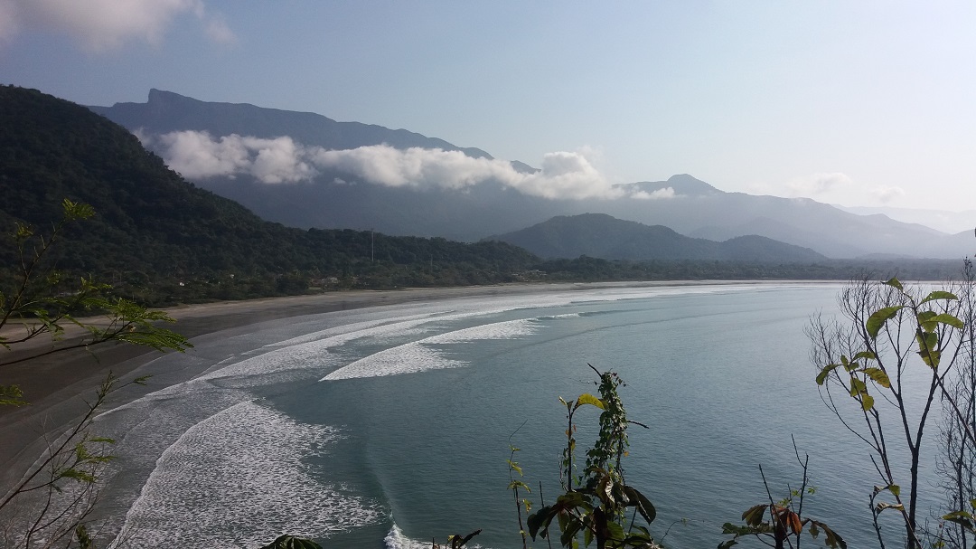 Praia Dura e Pico do Corcovado ao fundo