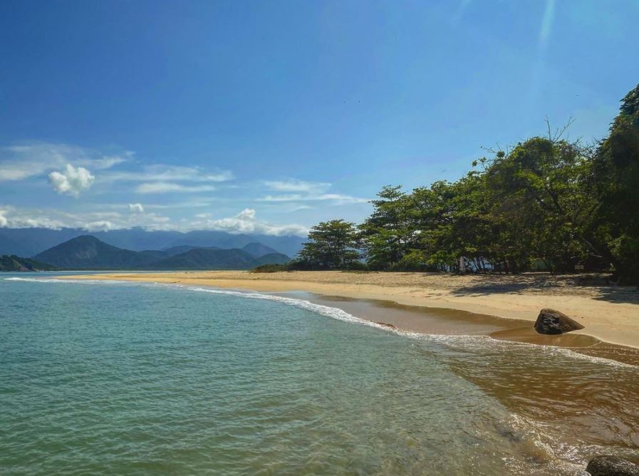 Praia da Ilha do Prumirim - Imagem de @mario_passeios