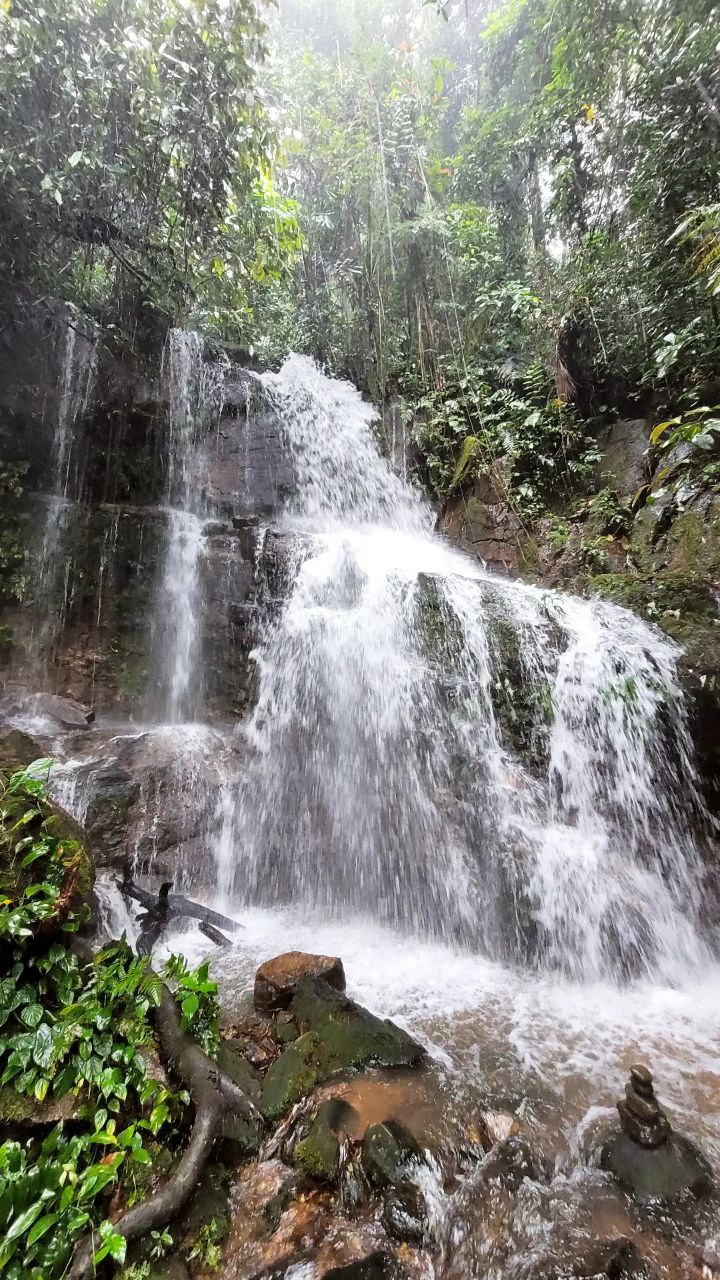 Cachoeira entre Félix e Itamambuca