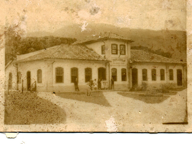 DR ESTEVES DA SILVA - O primeiro Grupo Escolar de Ubatuba foi criado por Decreto, datado de 1º de julho de 1896 - Imagem de Blog Ubatubense