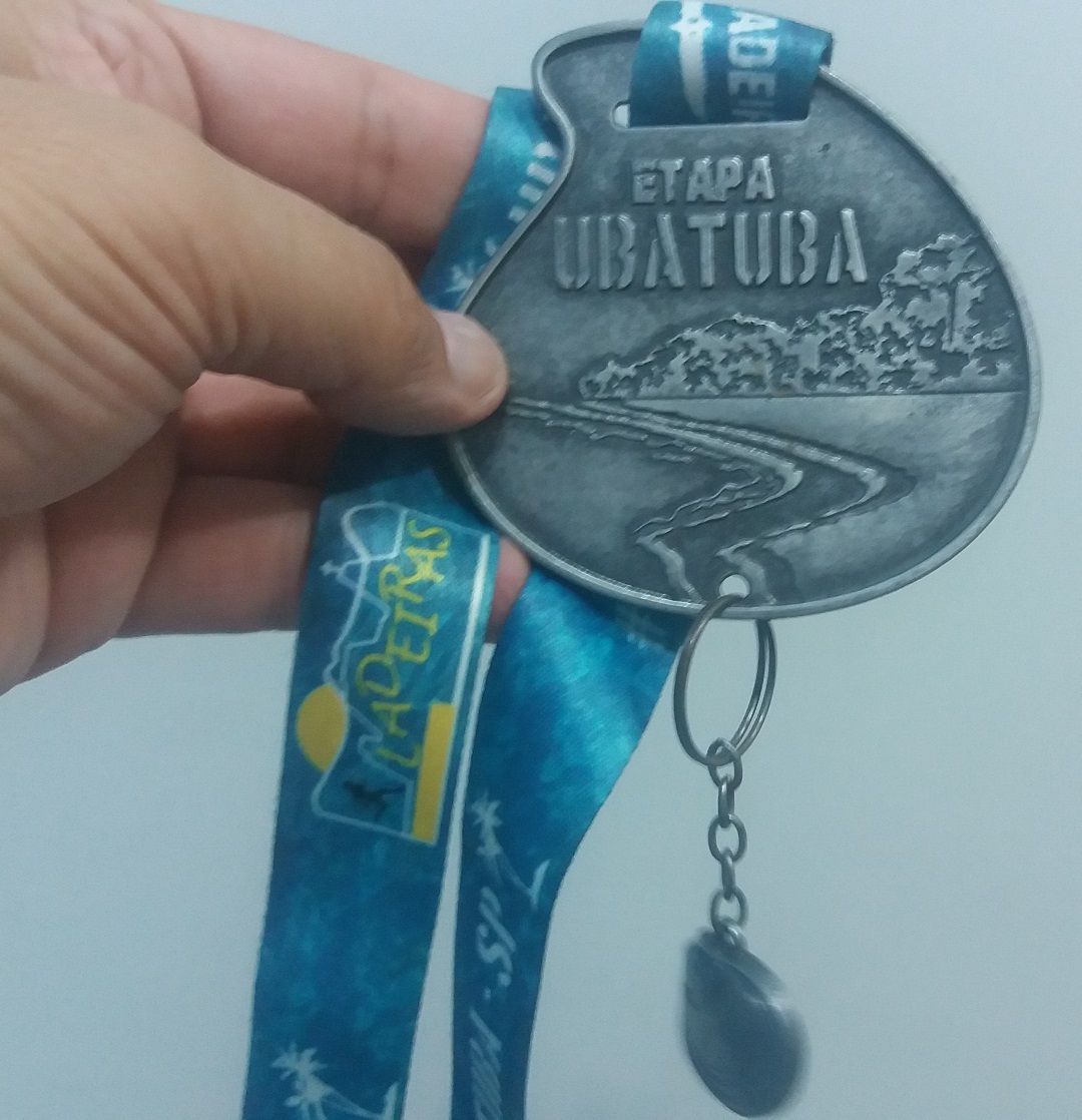 Medalha de participação da primeira Corrida Ladeiras Trail em Ubatuba