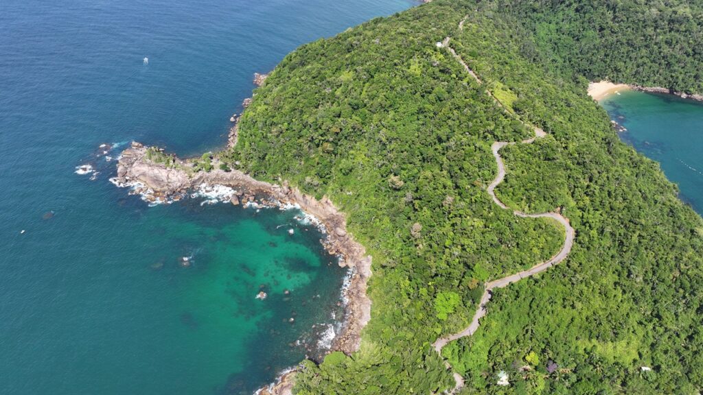 Baguari de Fora - A estrada da Ponta Grossa e a Praia do Cedrinho