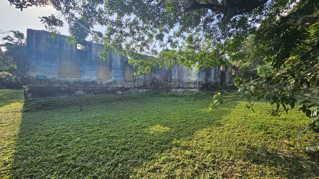 Ilha Anchieta - Ruinas do Quartel