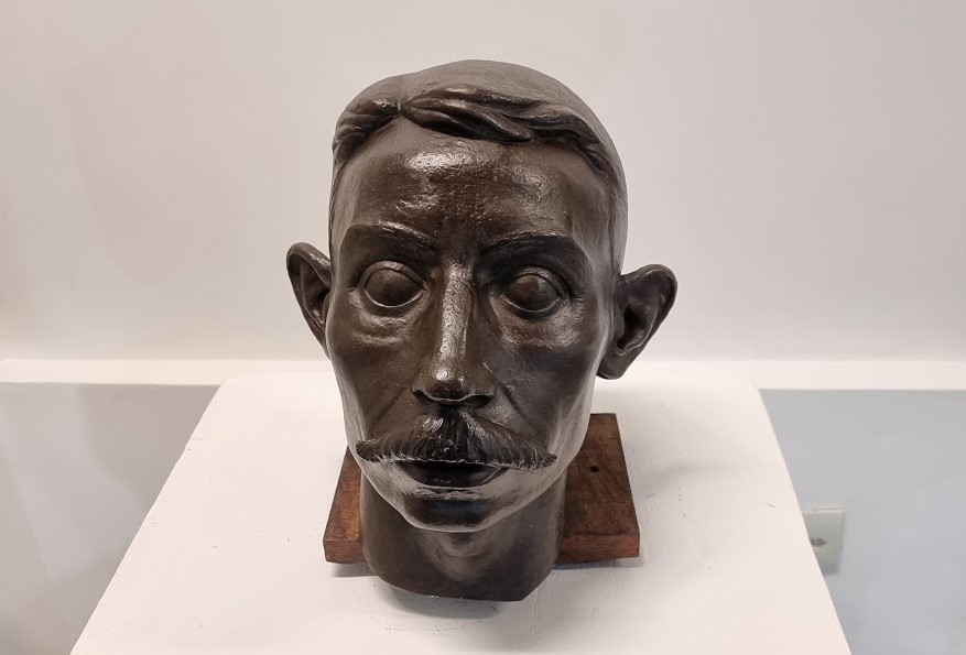 Busto de Santos Dumont que ficava na Praça da Baleia - Museu da Fundart