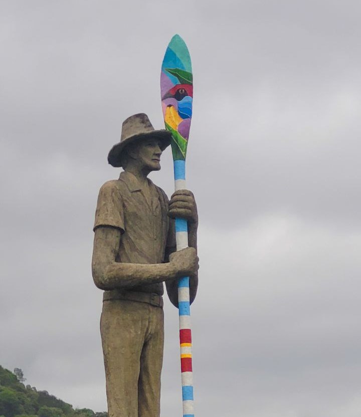 Estátua do pescador caiçara