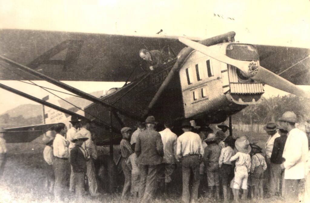 Pouso-do-aviao-Aéropostale em-1933-em-Ubatuba