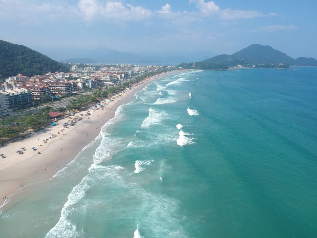 Praia Grande - Local do primeiro campeonato de surf de Ubatuba