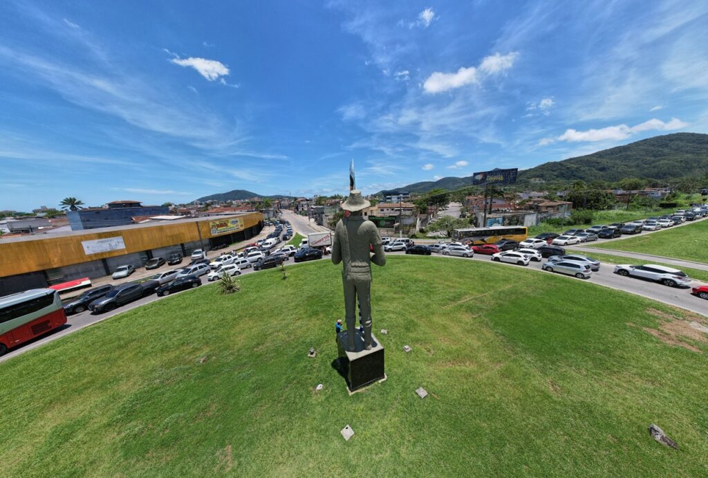 Monumento ao Caiçara - Imagem de @brunoamirimagens