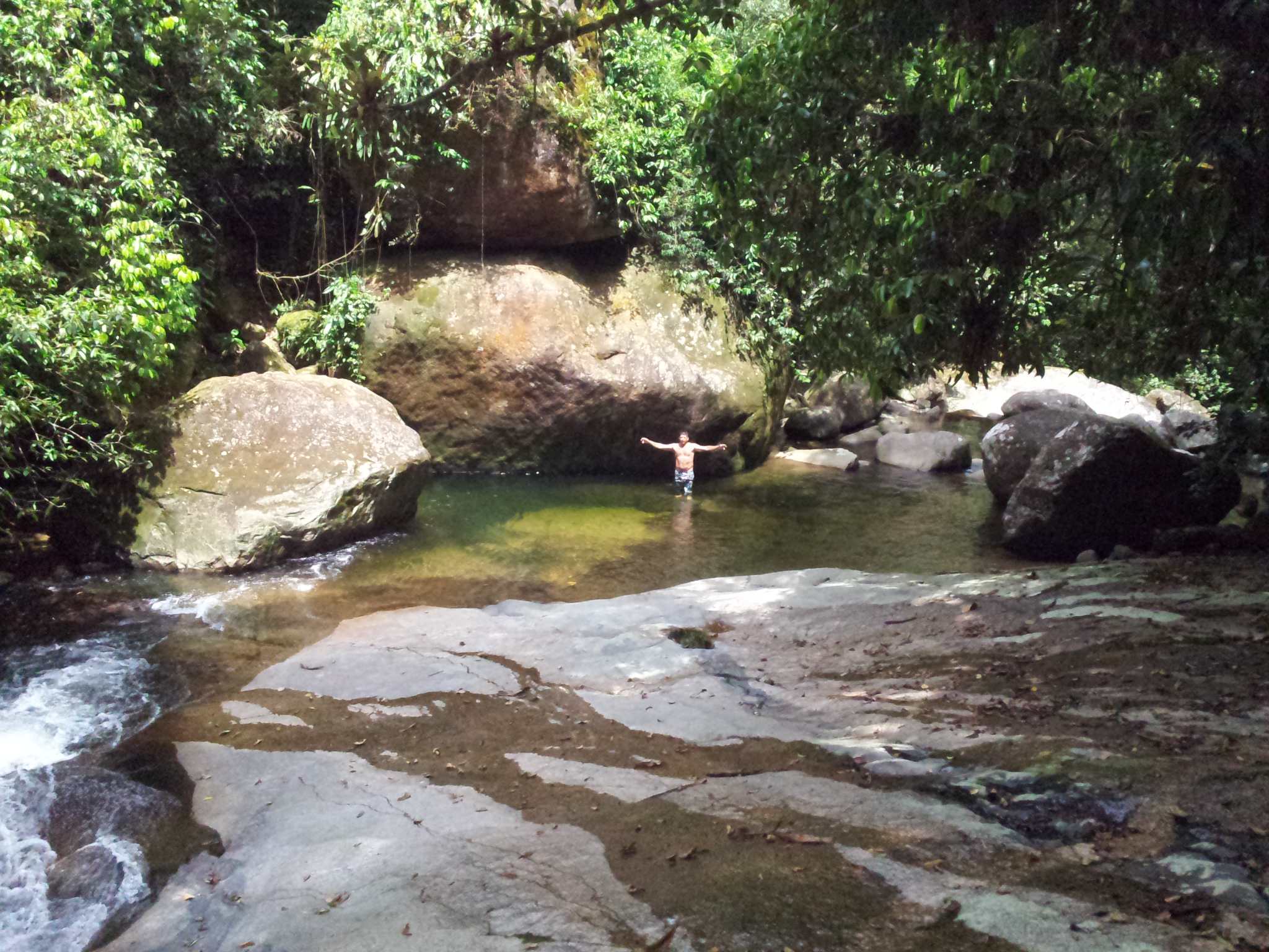 Poço que se forma após a Cachoeira da Bacia