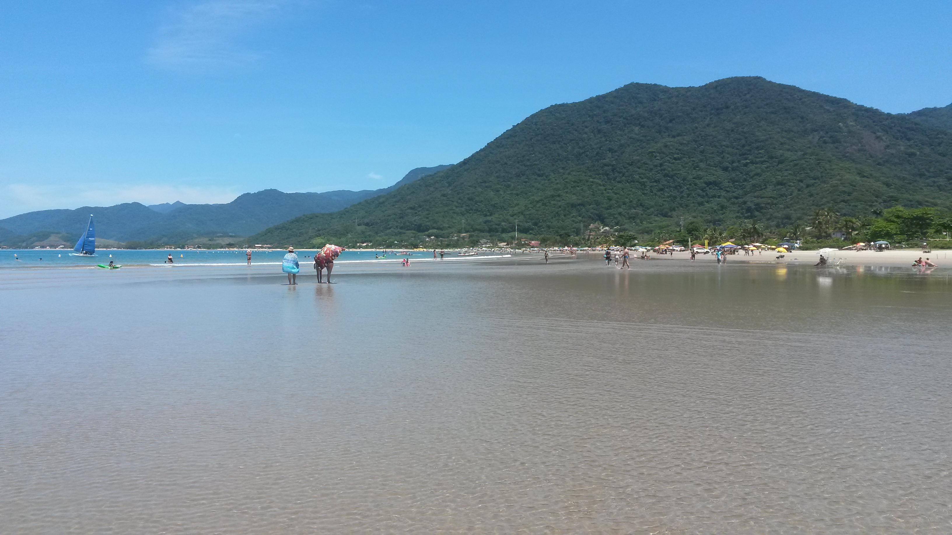 Praia da Lagoinha - Localizada ao lado da rodovia Rio-Santos