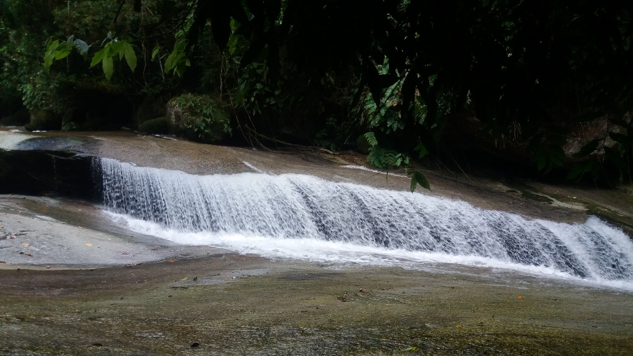 A Cachoeira da Laje tem uma queda d´água pequena