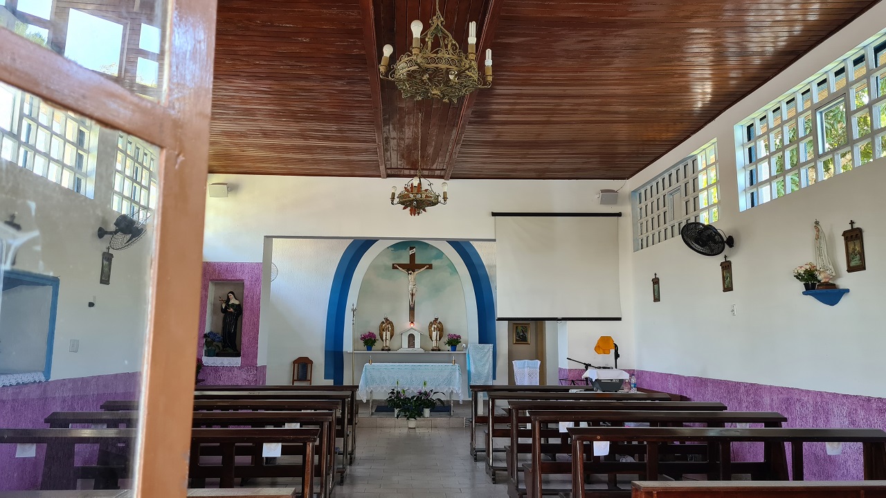 Interior da Capela de Santa Rita